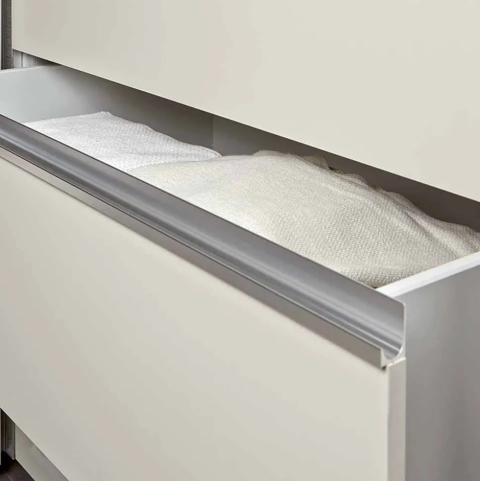 Beiger Schlafzimmerschrank Pastranav mit sechs Schubladen