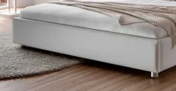 Bettgestell Maika aus Kunstleder