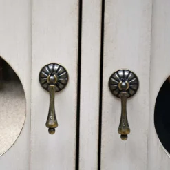 Boho Türen-Kommode in Antikweiß - Anice