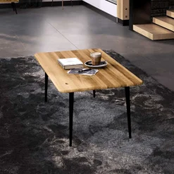 Couchtisch aus Wildeiche mit Stahlbeinen - Casarius