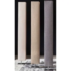 Cremefarbene Stehleuchte mit eckigem Stoffschirm - Omanu