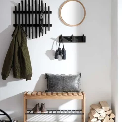 Design Garderobe aus schwarzen Eichenholz-Leisten - Gangizo