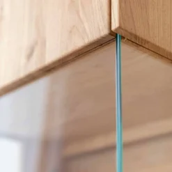 Eichenholz Vitrine mit Hirnholz Applikation - Deruta