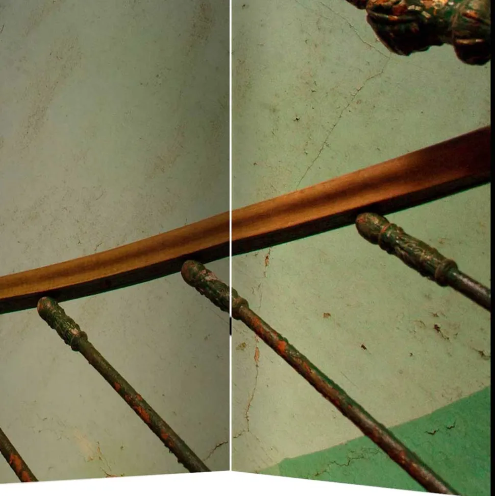 Farbig bedruckter Paravent mit Motiv Wendeltreppe - Eprisa