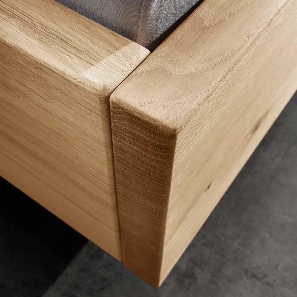 Holzbett in Schwebeoptik aus Wildeiche - Moby (dreiteilig)