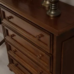 Klassisch gestaltete Hochkommode in Walnussfarben - Manicos