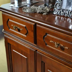 Klassische Kommode in Nussbaum - Uno