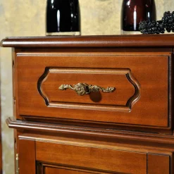 Klassische Kommode in Nussbaum - Uno