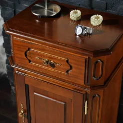 Kommode in Nussbaum Braun - klassisch - Uno