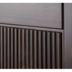 Kompakter Kleiderschrank im Modern-Country-Style - Nauizia