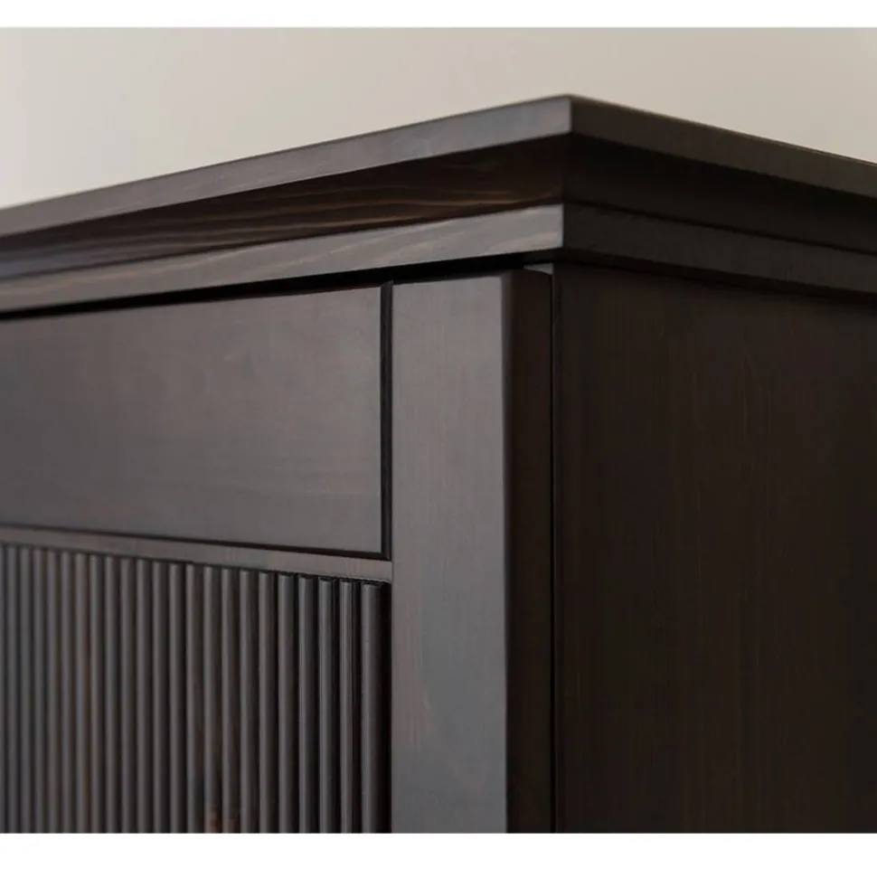 Kompakter Kleiderschrank im Modern-Country-Style - Nauizia