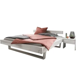 Massives Balkenbett in Weiß lasiert - Restania