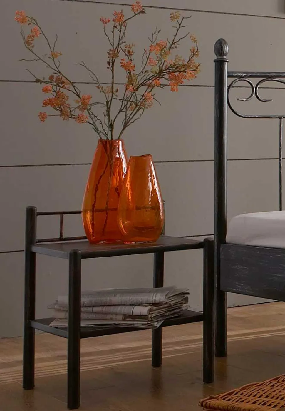 Nachttisch Daniela in Gusseisen