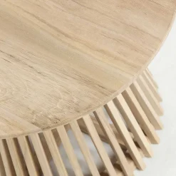 Naturbelassener Designtisch aus Teakholz - Trainy