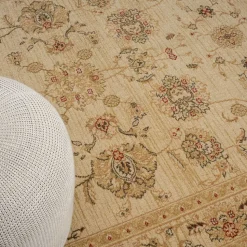 Orientalischer Teppich mit floralem Muster - Fenturam