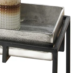 Quadrat Beistelltisch aus Alu in Nickel - Ivany