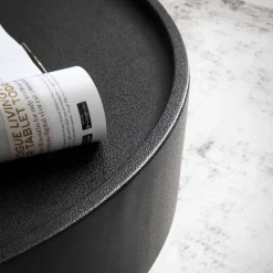 Runder Design-Couchtisch in Schwarz - Plurana