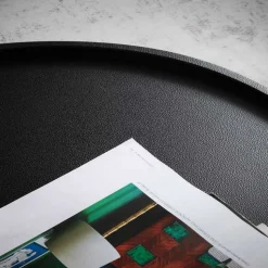 Runder Design-Couchtisch in Schwarz - Plurana