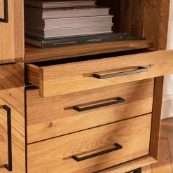 Scandi Design Kommode aus Naturholz Wildeiche - Kerfa