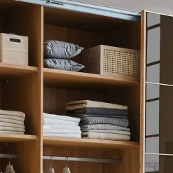 Schiebetüren-Kleiderschrank in drei Breiten - Vutonia