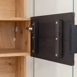 Schmale Massivholz Vitrine mit LED Beleuchtung - Eribella