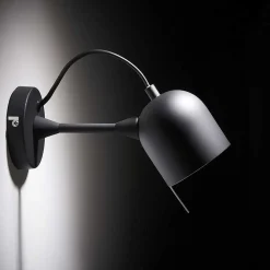 Schwarze Wandleuchte aus Metall - Gosy