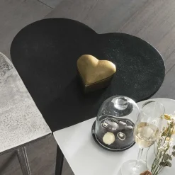 Schwarzer Beistelltisch mit Herz Platte - Murcy
