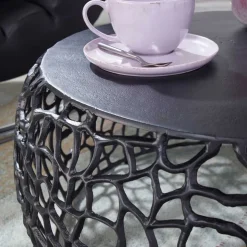 Schwarzer Designtisch fürs Wohnzimmer - Ernestan