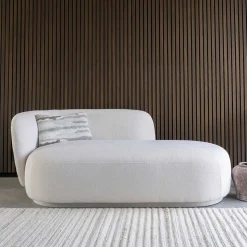 Skandi Design Couch in Cremeweiß - Premuda