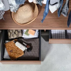 Skandi 3-türiger Schlafzimmerschrank in Grau - Rochella