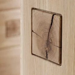 Teilmassive Standvitrine in Eiche Bianco Pontros optional mit LED