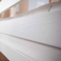 Weißes Stockbett aus Massivholz Kiefer Huelca mit 5 Schubkästen